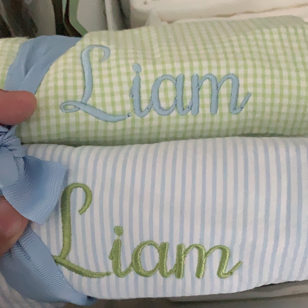Burp Cloths 💚💙